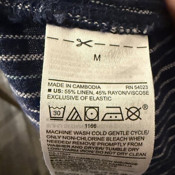 Old Navy Pinstripe Jumpsuit with adjustable straps and smocking in size Medium - Picture 7 of 7